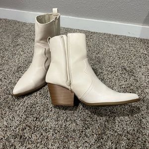 Lulus bone colored booties